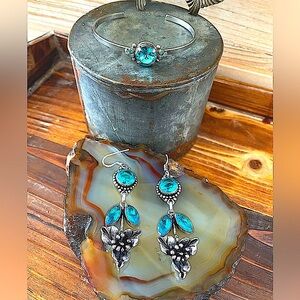 Sorrelli Aqua Blue Topaz Vintage Antique Style Feminine Cuff Bracelet +Earrings